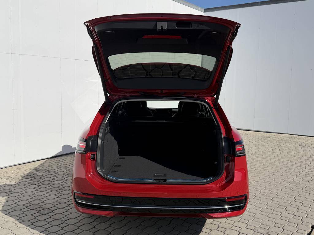 Volkswagen Passat Elegance DSG mHEV 1,5eTSI / 110kW