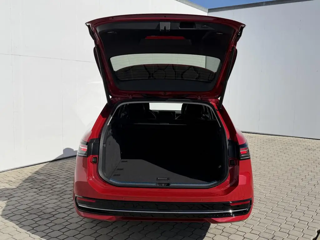 Volkswagen Passat Elegance DSG mHEV 1,5eTSI / 110kW