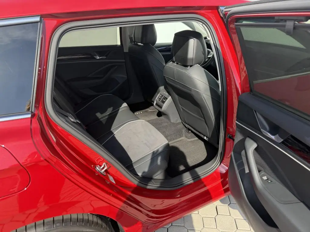 Volkswagen Passat Elegance DSG mHEV 1,5eTSI / 110kW