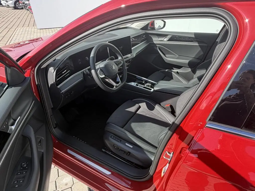 Volkswagen Passat Elegance DSG mHEV 1,5eTSI / 110kW