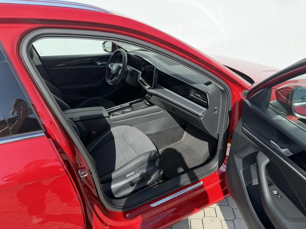 Volkswagen Passat Elegance DSG mHEV 1,5eTSI / 110kW