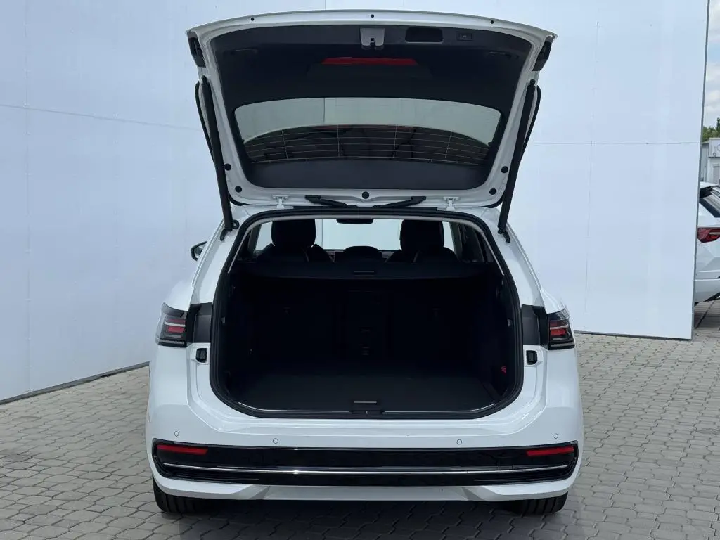 Volkswagen Passat Elegance DSG mHEV 1,5eTSI / 110kW