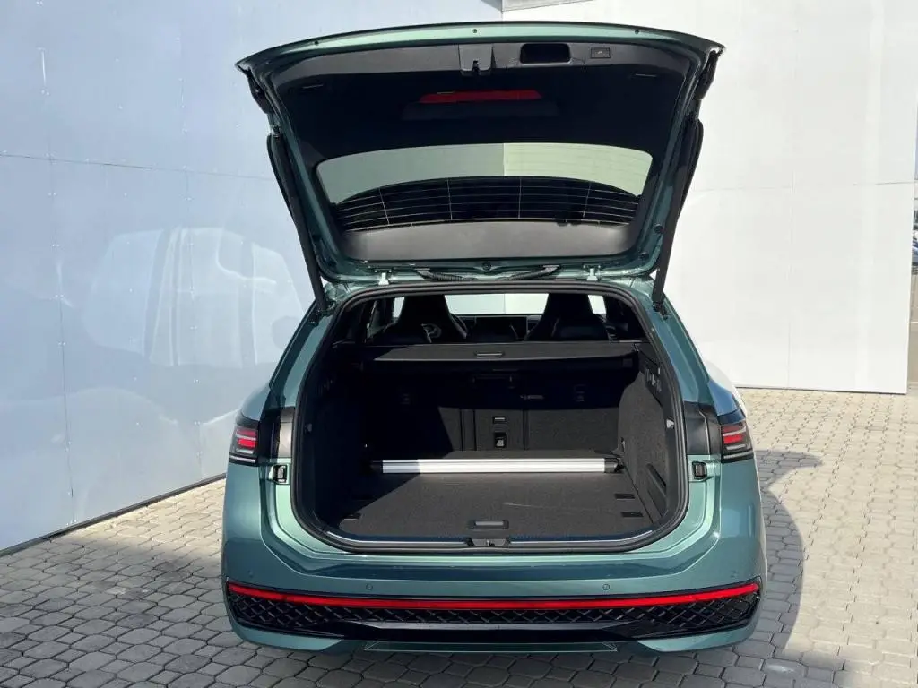 Volkswagen Passat R-Line Family 7DSG 2,0TSI / 150kW