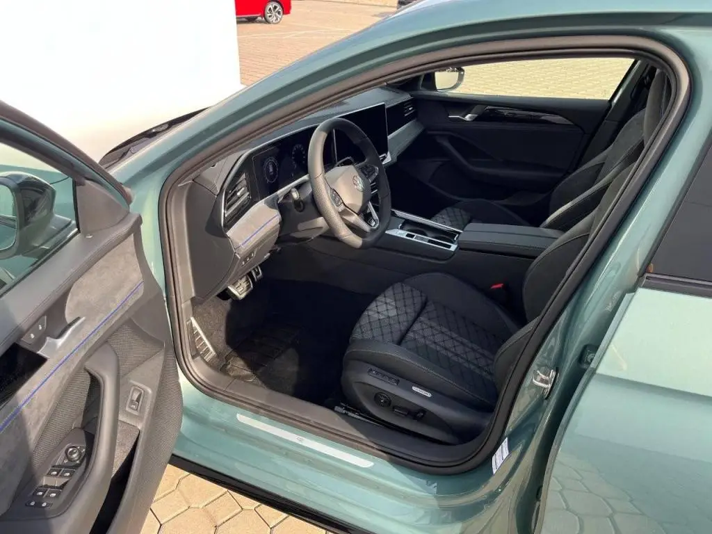 Volkswagen Passat R-Line Family 7DSG 2,0TSI / 150kW