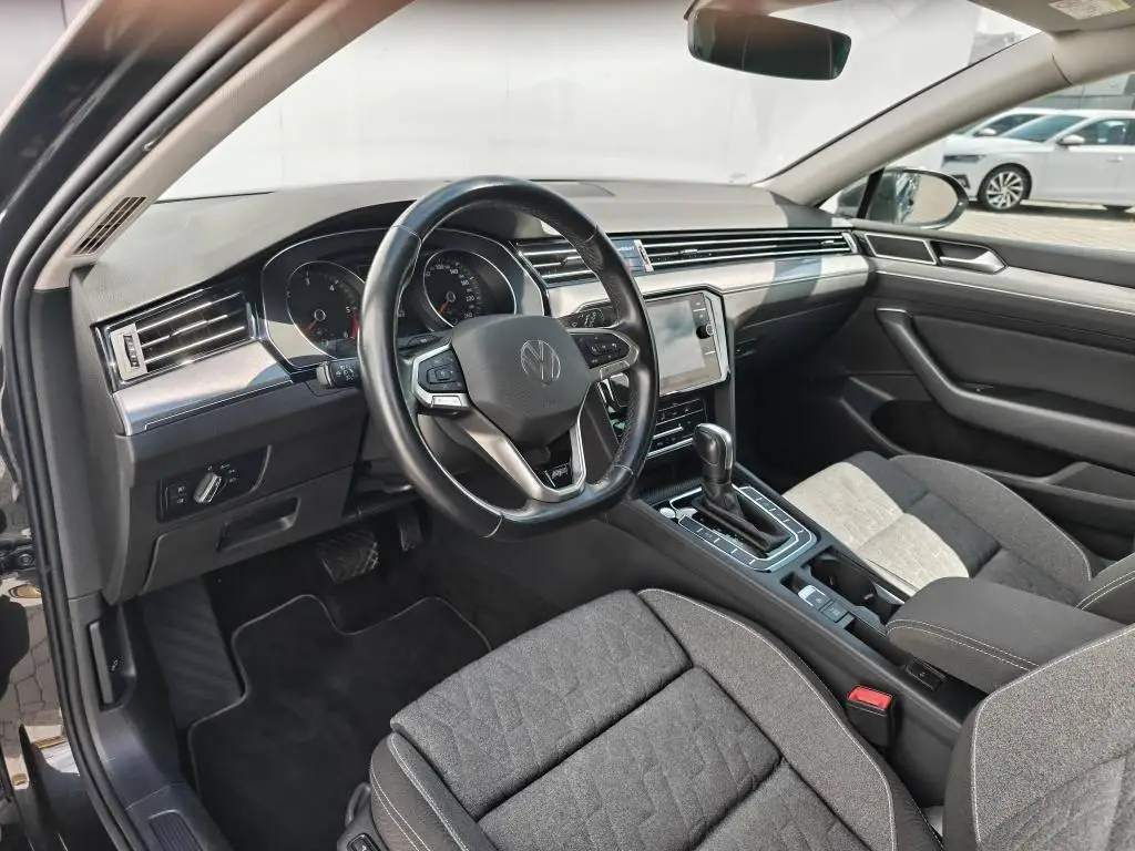 Volkswagen Passat Variant Business  2,0TDi / 110kW