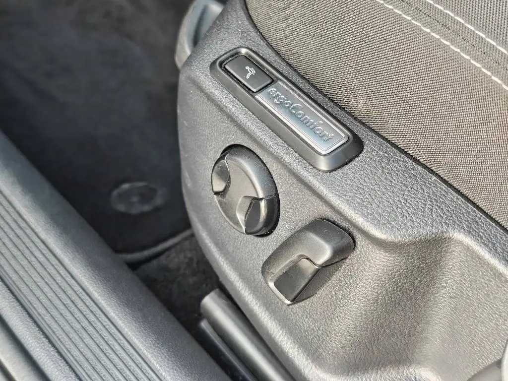 Volkswagen Passat Variant Business  2,0TDi / 110kW