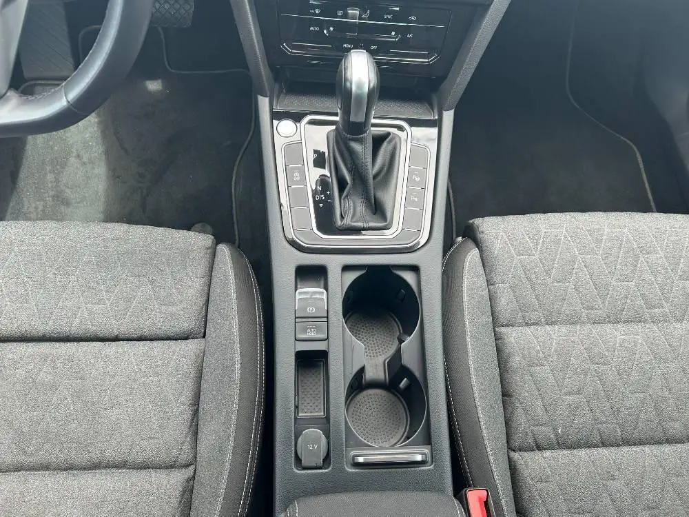 Volkswagen Passat Variant Business  2,0TDi / 110kW