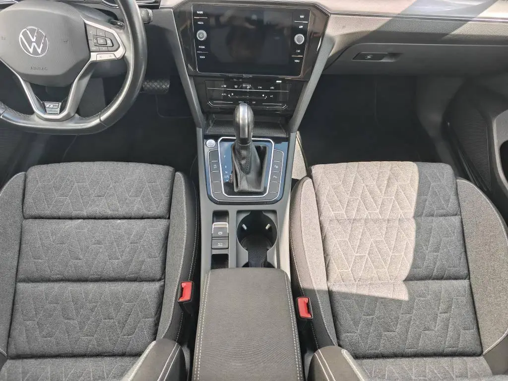 Volkswagen Passat Variant Business  2,0TDi / 110kW