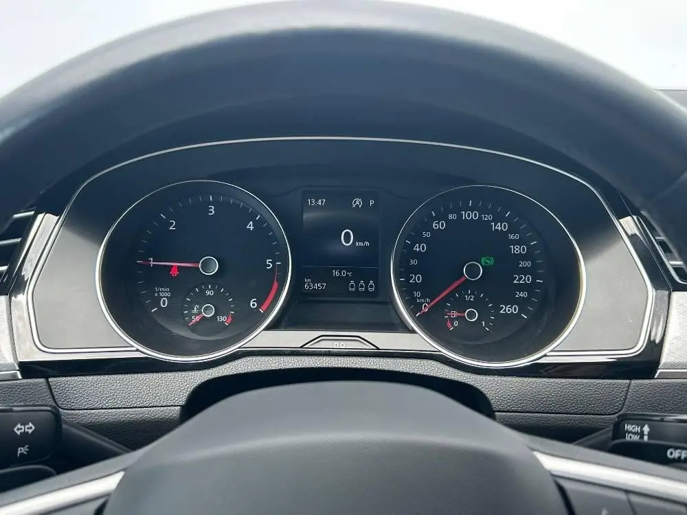 Volkswagen Passat Variant Business  2,0TDi / 110kW