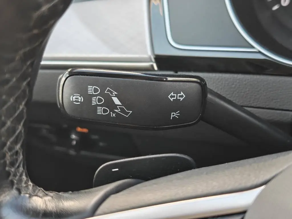Volkswagen Passat Variant Business  2,0TDi / 110kW