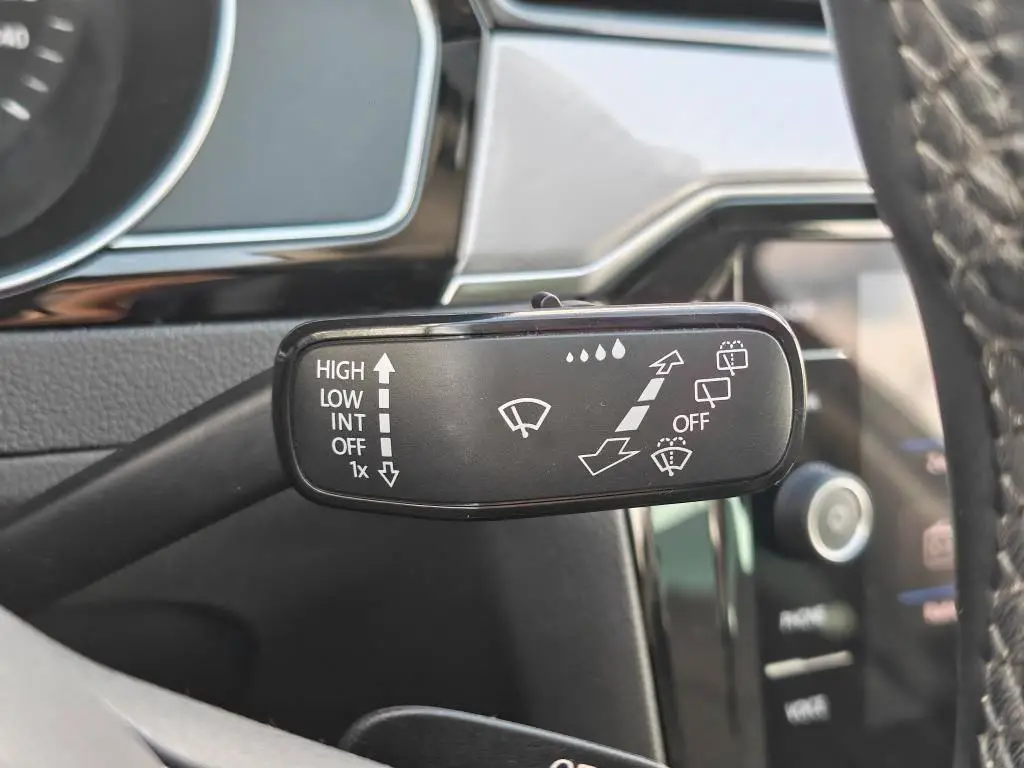 Volkswagen Passat Variant Business  2,0TDi / 110kW