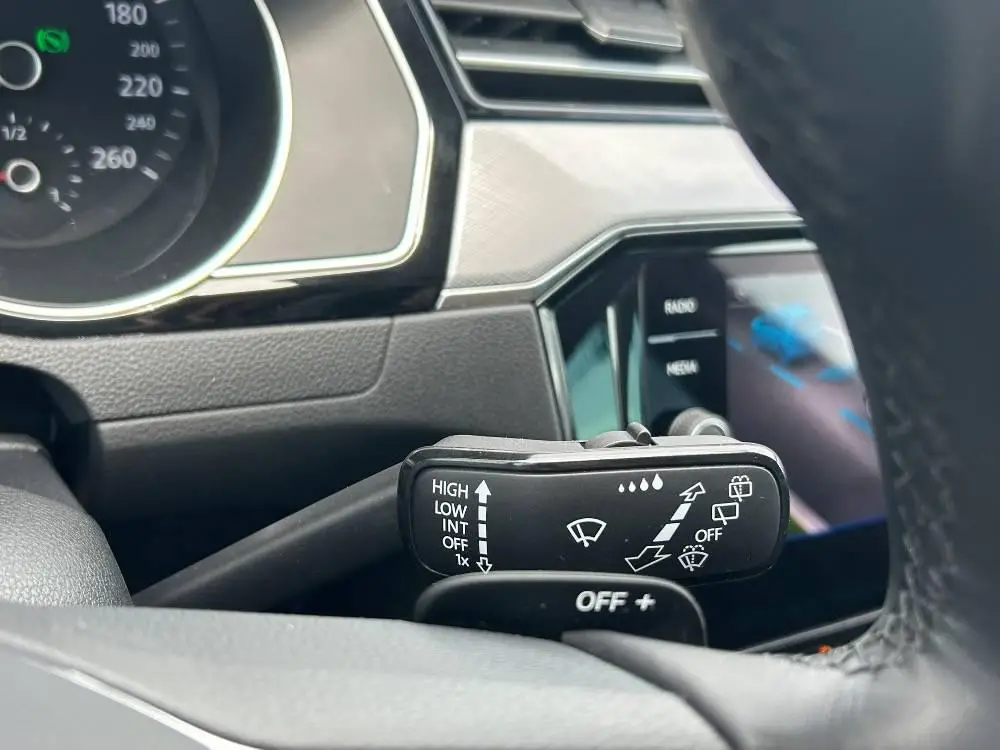Volkswagen Passat Variant Business  2,0TDi / 110kW