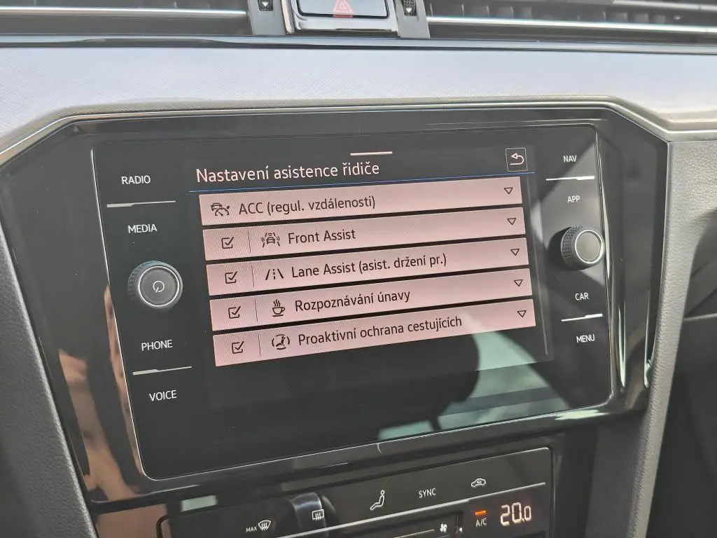 Volkswagen Passat Variant Business  2,0TDi / 110kW