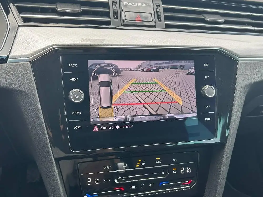 Volkswagen Passat Variant Business  2,0TDi / 110kW