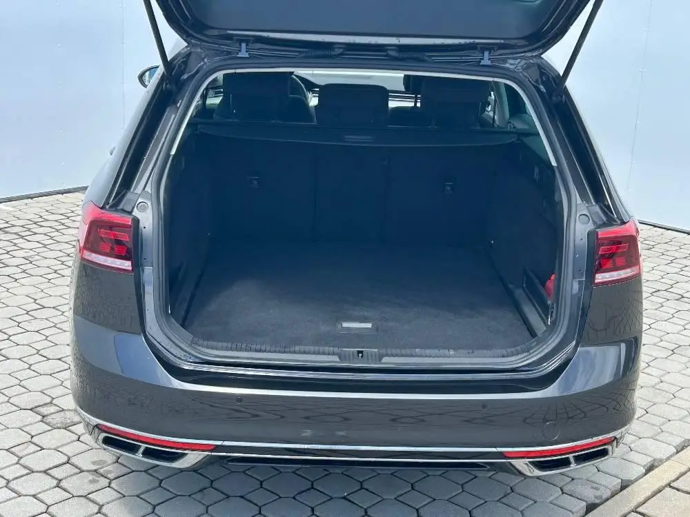 Volkswagen Passat Variant Business  2,0TDi / 110kW