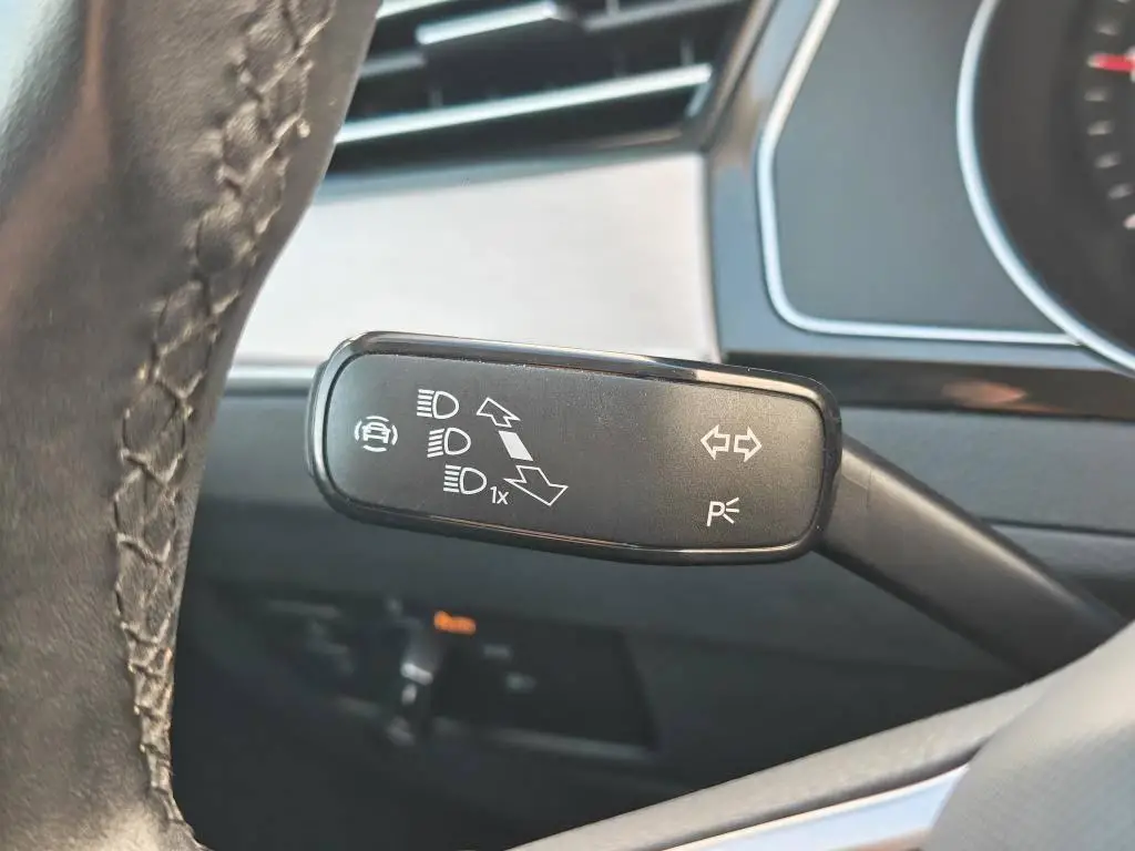 Volkswagen Passat Variant Elegance 6G 2,0TDi / 110kW