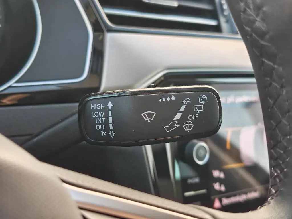 Volkswagen Passat Variant Elegance 6G 2,0TDi / 110kW