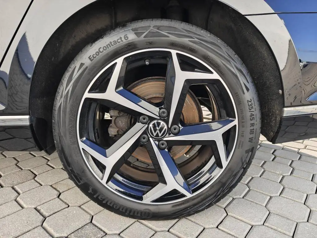Volkswagen Passat Variant Elegance 6G 2,0TDi / 110kW