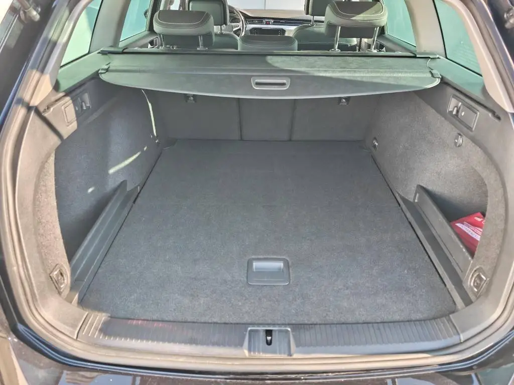 Volkswagen Passat Variant Elegance 6G 2,0TDi / 110kW