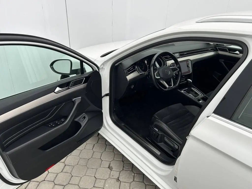 Volkswagen Passat Variant Elegance 7DSG 1,5TSi / 110kW