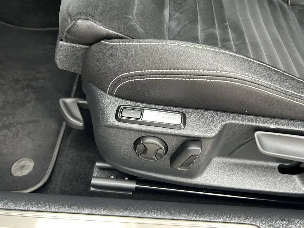 Volkswagen Passat Variant Elegance 7DSG 1,5TSi / 110kW