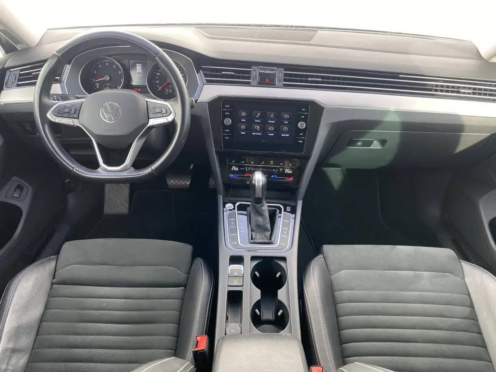 Volkswagen Passat Variant Elegance 7DSG 1,5TSi / 110kW