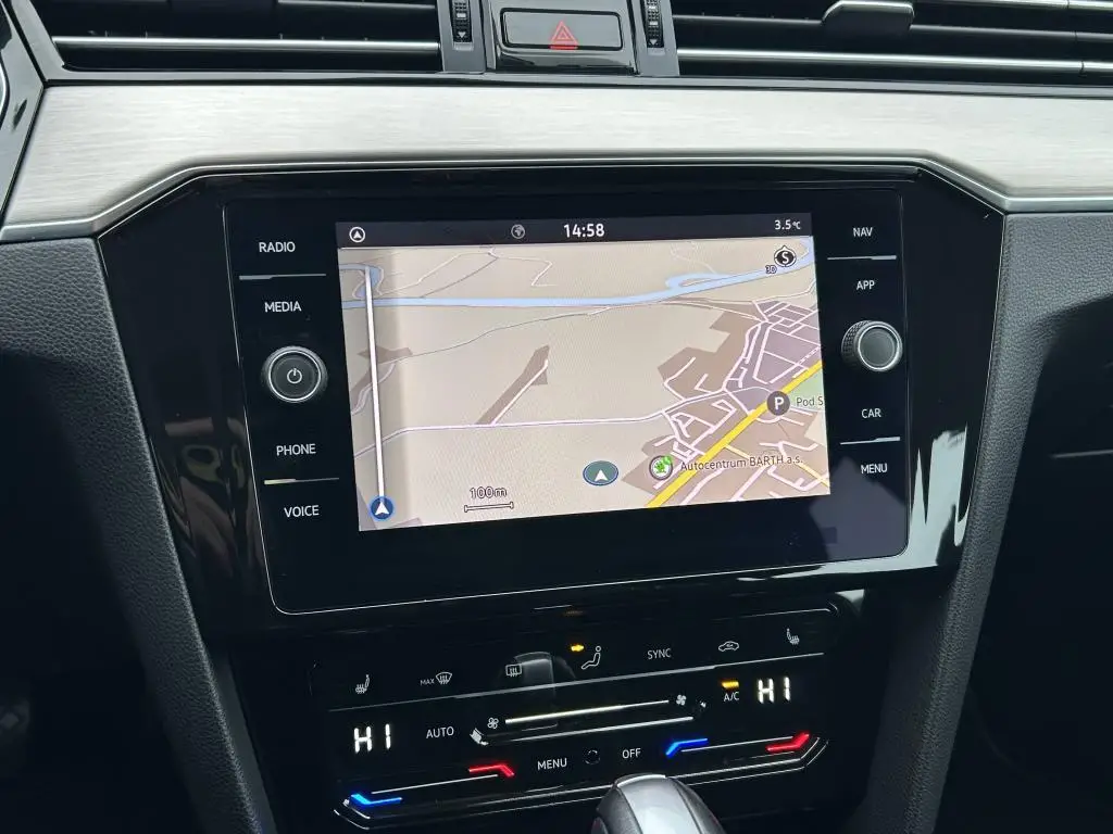 Volkswagen Passat Variant Elegance 7DSG 1,5TSi / 110kW