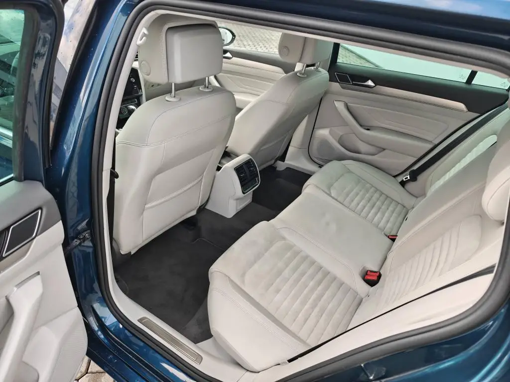 Volkswagen Passat Variant Elegance 7DSG 1,5TSi / 110kW