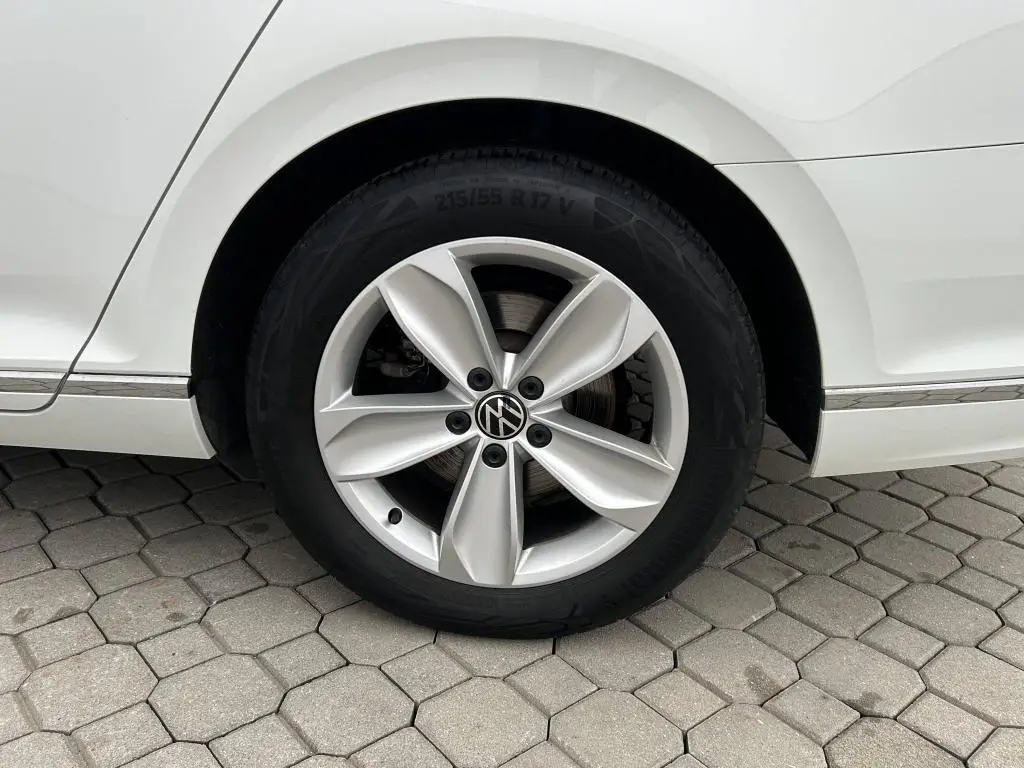 Volkswagen Passat Variant Elegance 7DSG 1,5TSi / 110kW