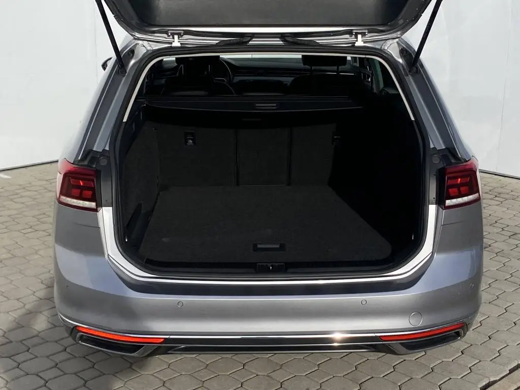Volkswagen Passat Variant Elegance 7DSG 1,5TSi / 110kW
