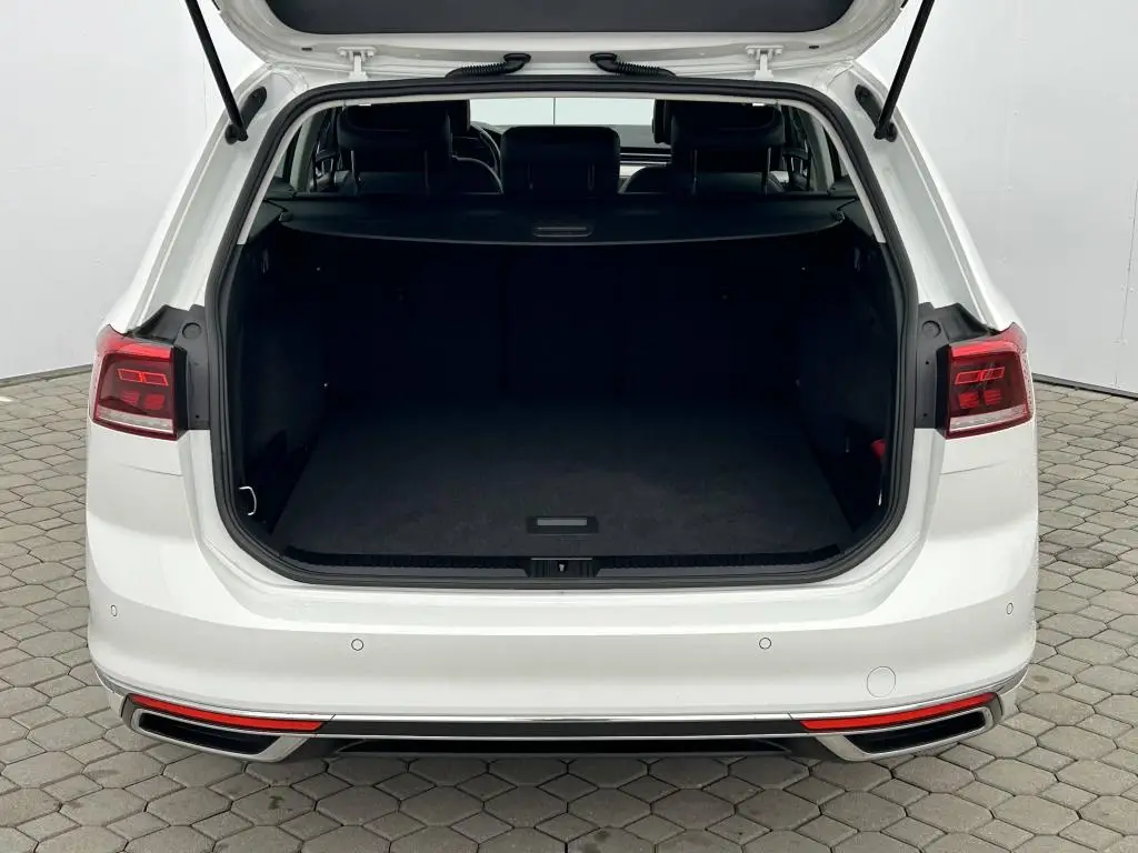 Volkswagen Passat Variant Elegance 7DSG 1,5TSi / 110kW