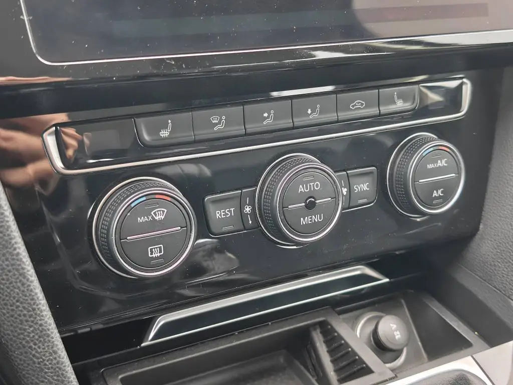 Volkswagen Passat Variant Highline 2,0TDi / 110kW