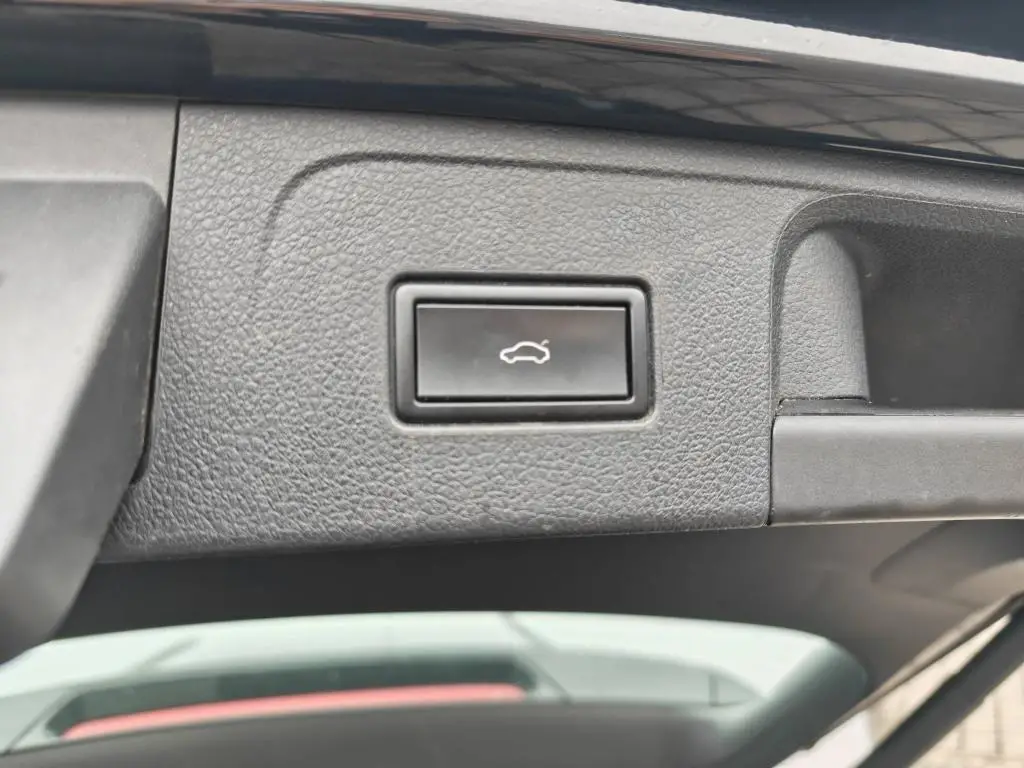 Volkswagen Passat Variant Highline 2,0TDi / 110kW