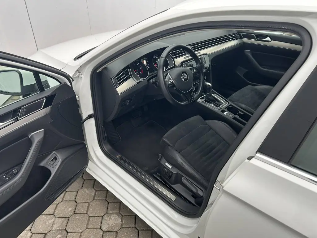 Volkswagen Passat Variant Highline DSG 2,0TDi / 110kW