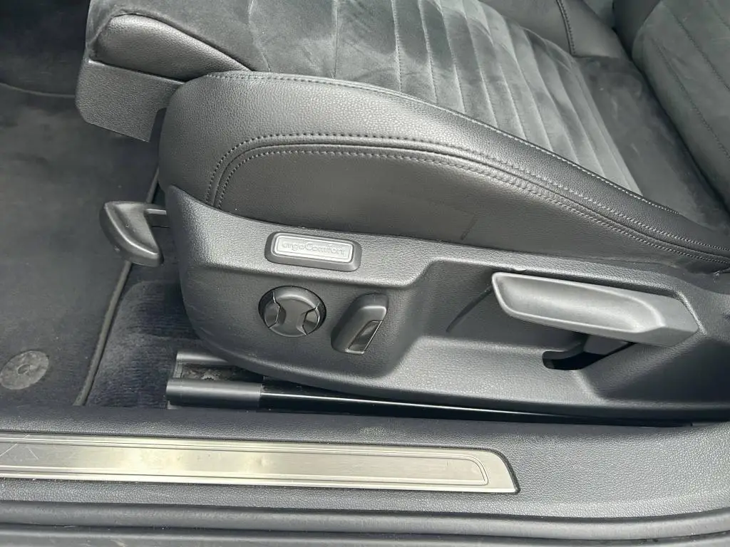 Volkswagen Passat Variant Highline DSG 2,0TDi / 110kW