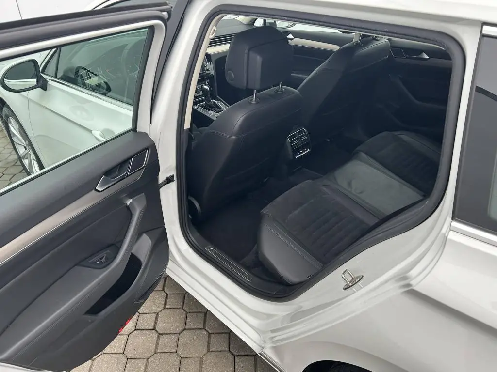 Volkswagen Passat Variant Highline DSG 2,0TDi / 110kW