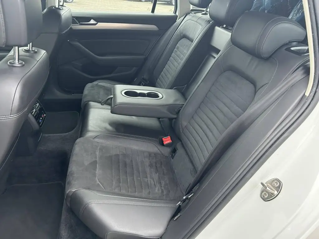 Volkswagen Passat Variant Highline DSG 2,0TDi / 110kW