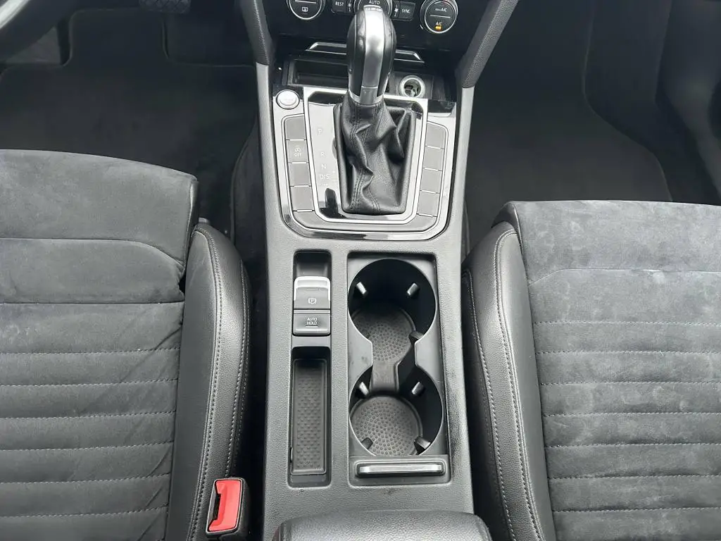 Volkswagen Passat Variant Highline DSG 2,0TDi / 110kW