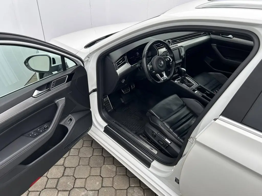 Volkswagen Passat Variant Highline R-line DSG 4MOTION 2,0TDI / 176kW