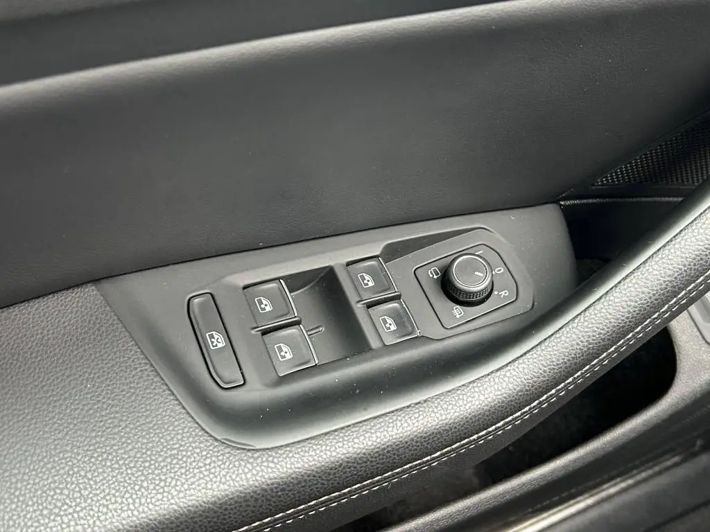 Volkswagen Passat Variant Highline R-line DSG 4MOTION 2,0TDI / 176kW