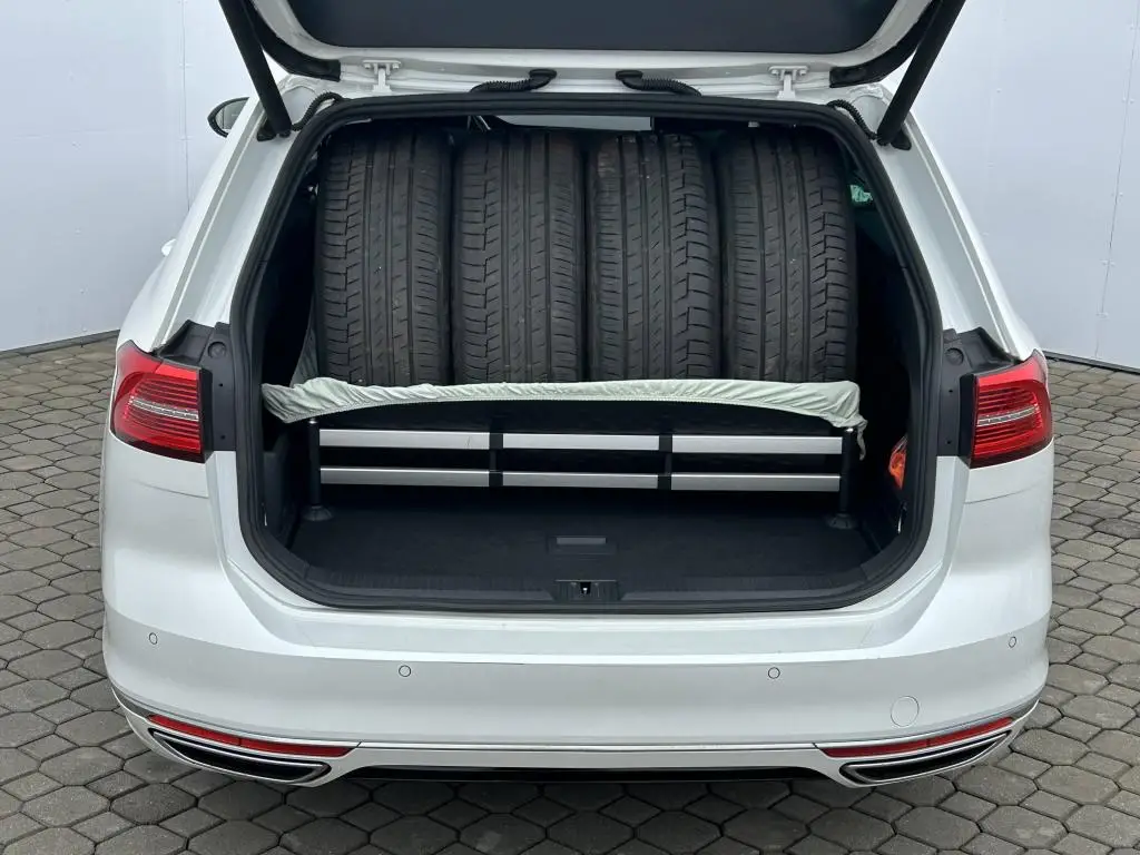 Volkswagen Passat Variant Highline R-line DSG 4MOTION 2,0TDI / 176kW