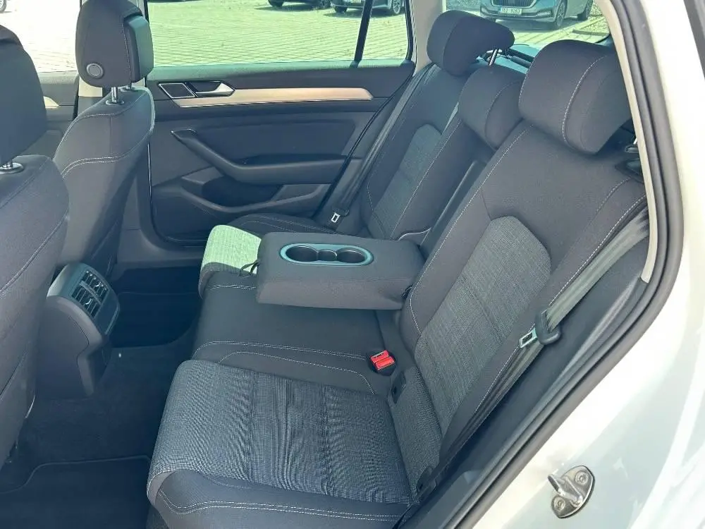 Volkswagen Passat Variant Passat Var. DTUA / 147kW