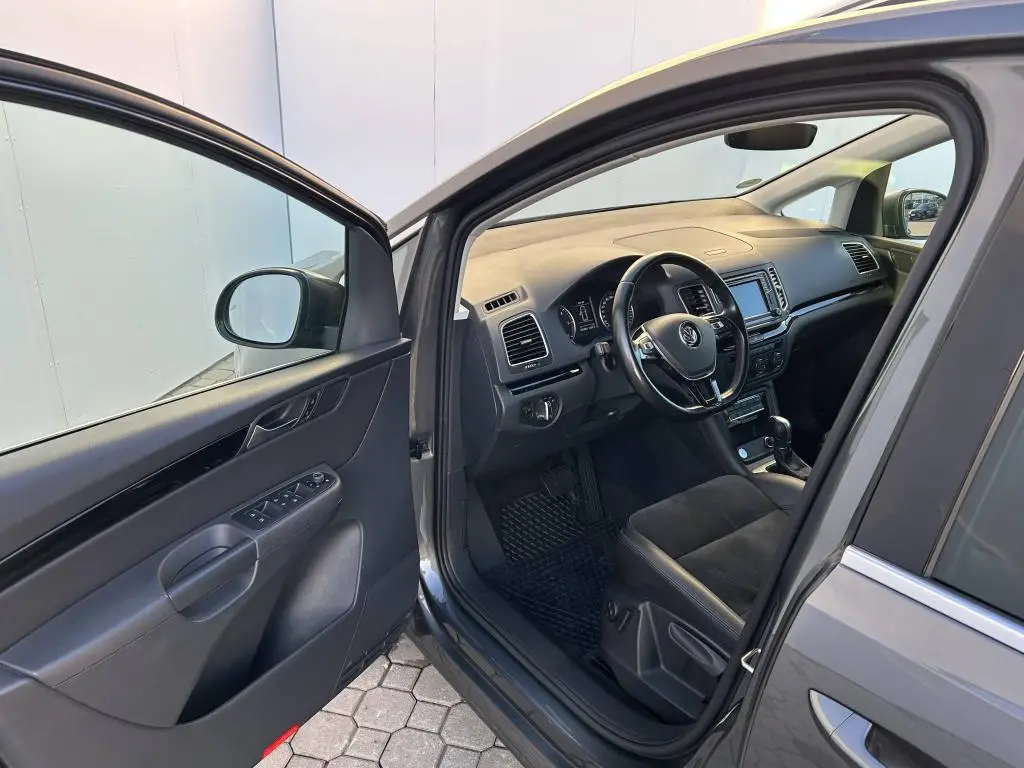 Volkswagen Sharan Highline 4Motion 7DSG 2,0TDI / 130kW