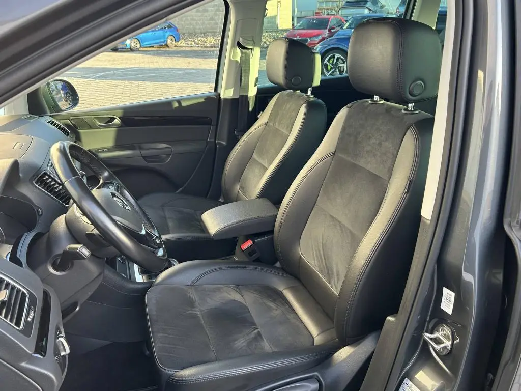 Volkswagen Sharan Highline 4Motion 7DSG 2,0TDI / 130kW