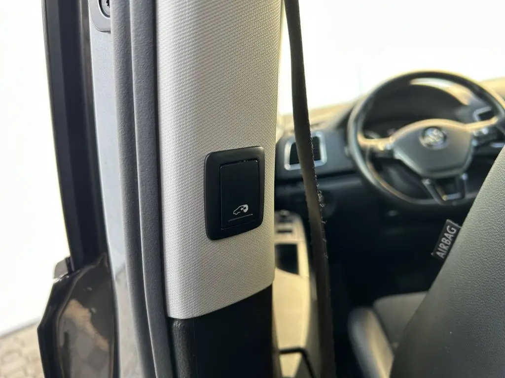 Volkswagen Sharan Highline 4Motion 7DSG 2,0TDI / 130kW