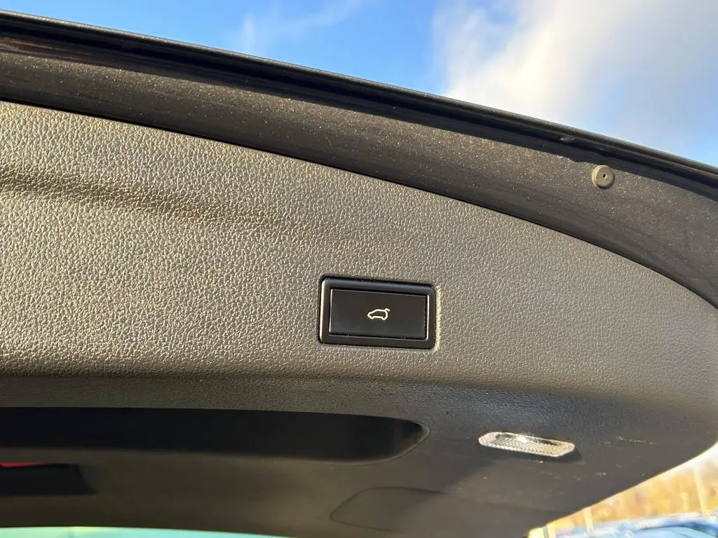 Volkswagen Sharan Highline 4Motion 7DSG 2,0TDI / 130kW