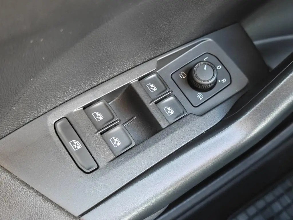 Volkswagen T-Cross Life 5G 1,0TSi / 70kW