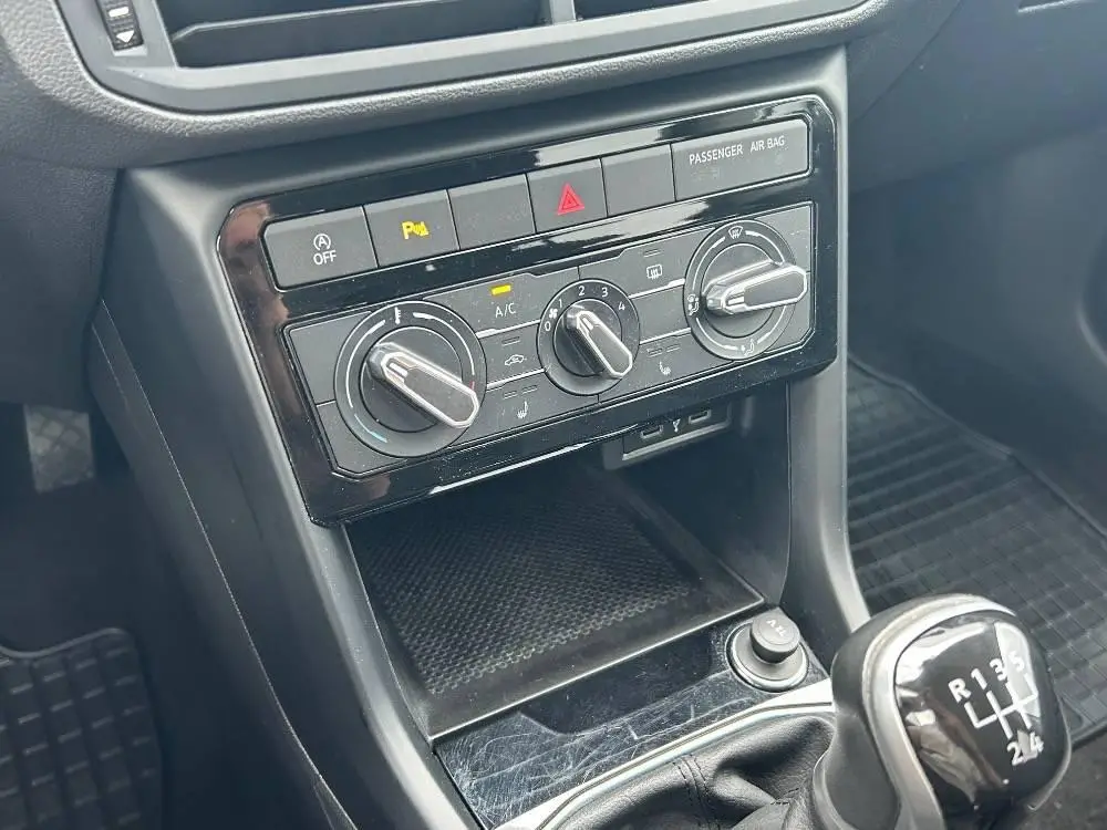 Volkswagen T-Cross Life 5G 1,0TSi / 70kW