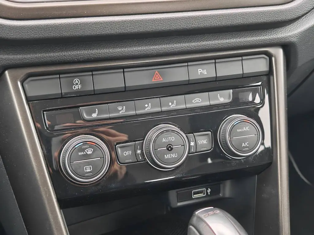 Volkswagen T-Roc Design 7DSG 1,5TSI / 110kW