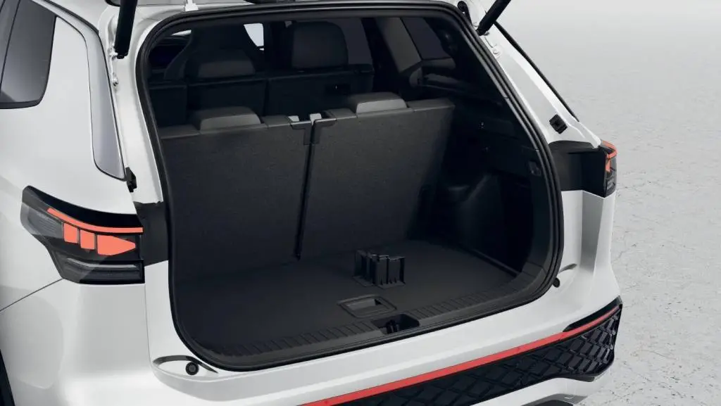Volkswagen Tayron R-Line People 7DSG 4 2,0TSi / 150kW
